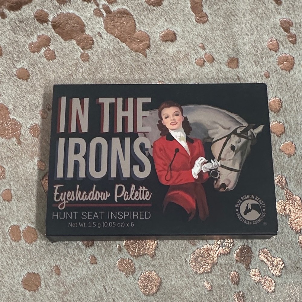 NWT Eyeshadow Palette - Rich Earthy Tones